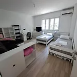 Noar 아파트 리예카