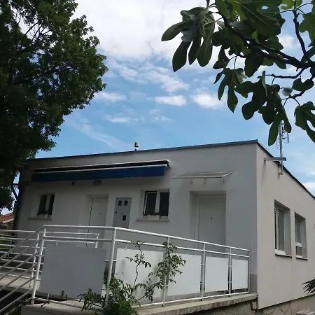 Apartment Noar *